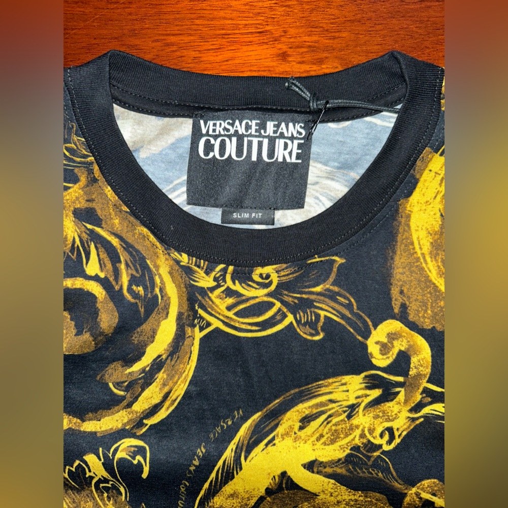 Versace Jeans Couture
Baroque-print cotton T-shirt